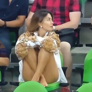 She SH0WED Her CameI T0E ln LlVE TV Match, H0LD Y0UR BREATH