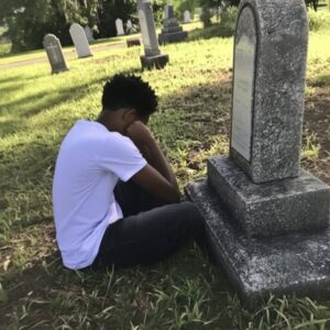 A Boy Visited the Grave of His Adoptive Mother He Resented in Life, and Found an…