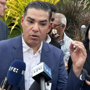 Democratic Delegation Denied Access to Deported MS-13 Suspect in El Salvador: A Growing Controversy