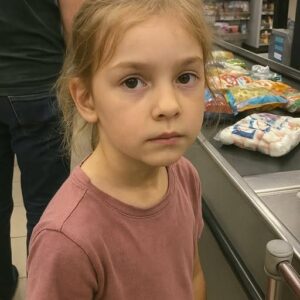 When a Little Girl Was Caught Stealing, the Cashier Made an Unexpected Decision