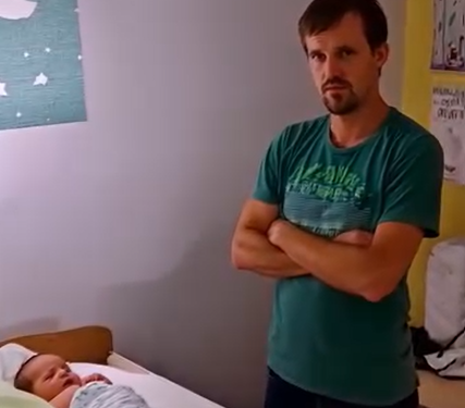“Diapers Aren’t a Man’s Job,” He Said — Until His Dad Showed Up